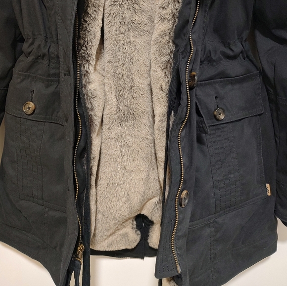 Teddy-Lined Black Parka - Picture 6 of 12
